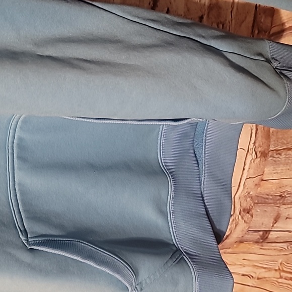 Women's blue under armour medium hoodie - Picture 3 of 5